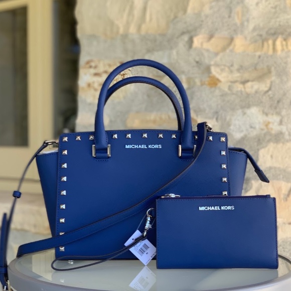 Michael Kors Handbags - NWT MICHAEL KORS MD STUDDED SELMA HANDBAG=WALLET
